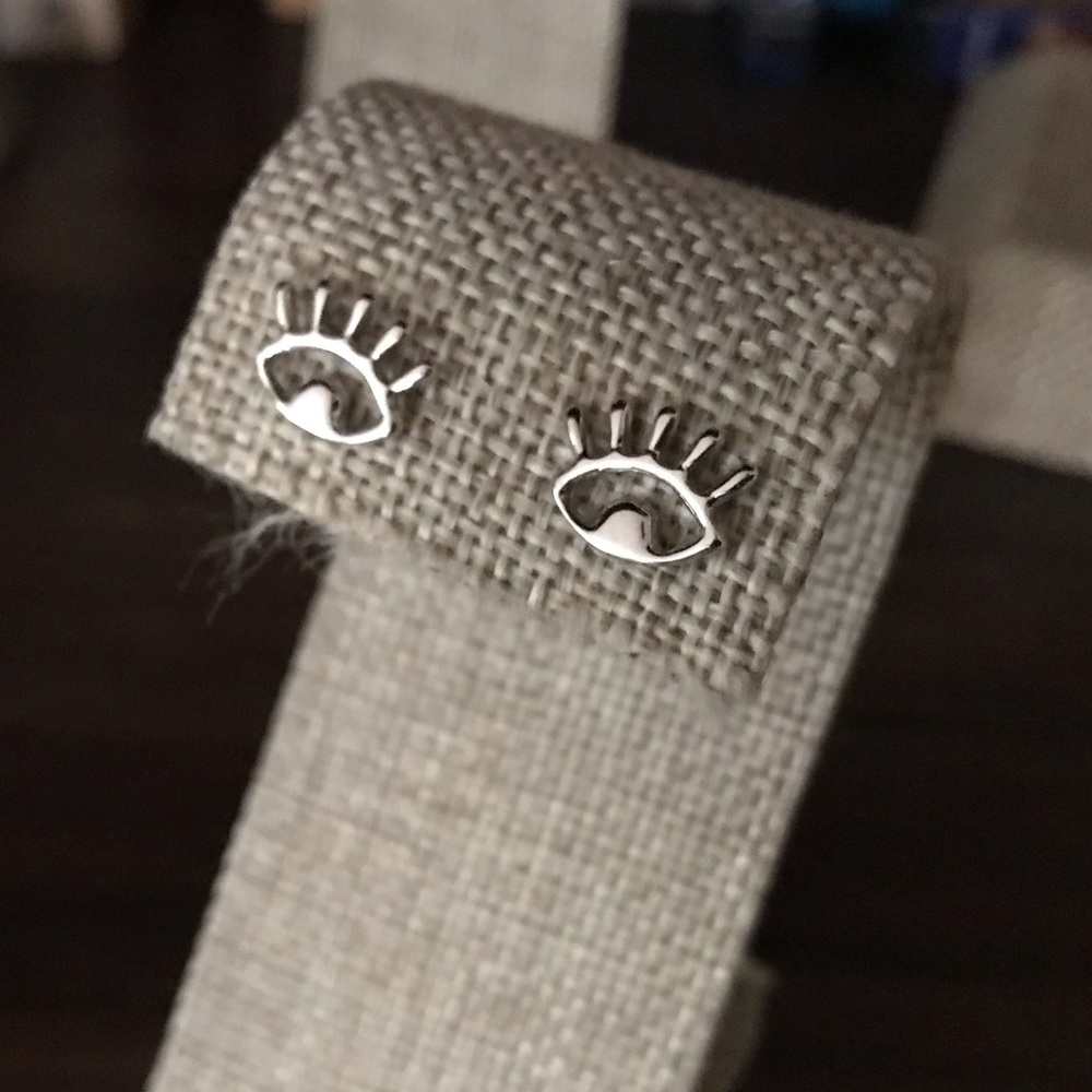 EYES STUDS SILVER